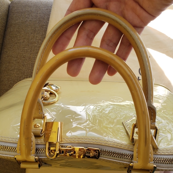 Authentic Louis Vuitton Monogram Alma GM Vernis Leather Handbag - Picture 13 of 15